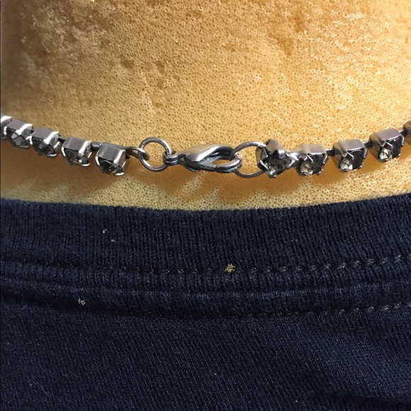 Vintage rhinestone necklace with gray stones - Picture 4 of 4